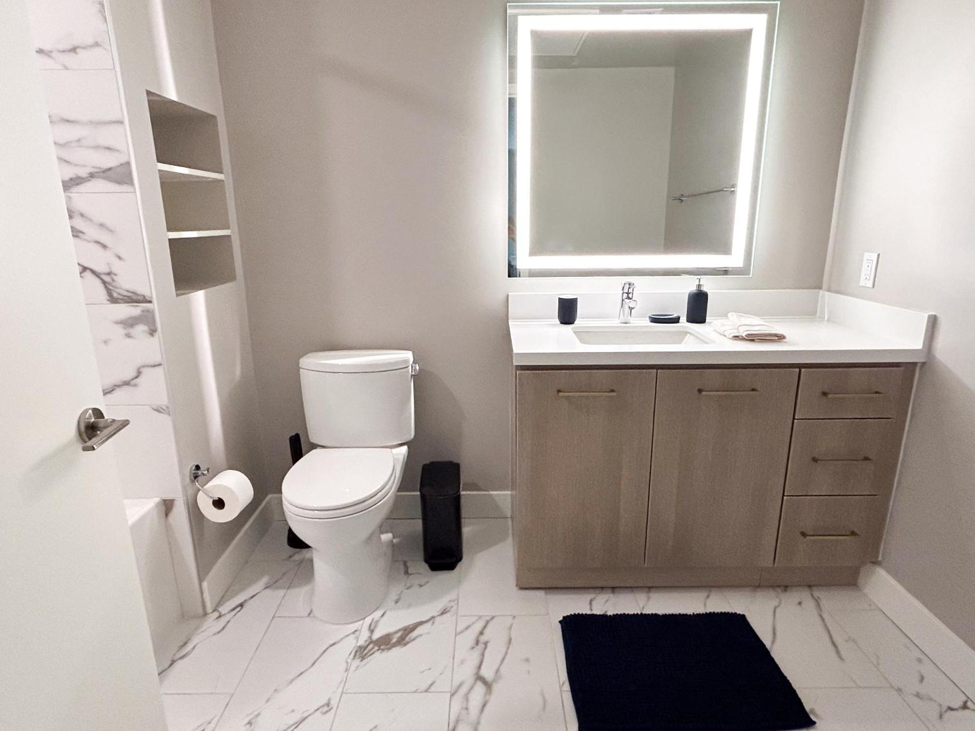 Apartment Trendy 2bd 2bth In Santa Monica!